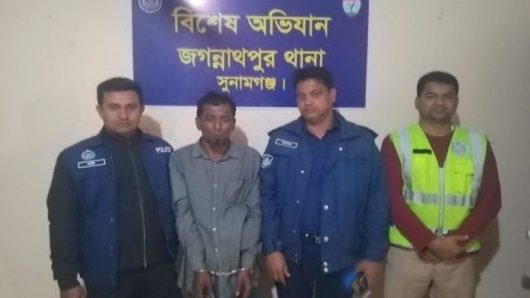 জগন্নাথপুরে গাঁ জা সহ অটোরিকশা চালক গ্রে প্তা র