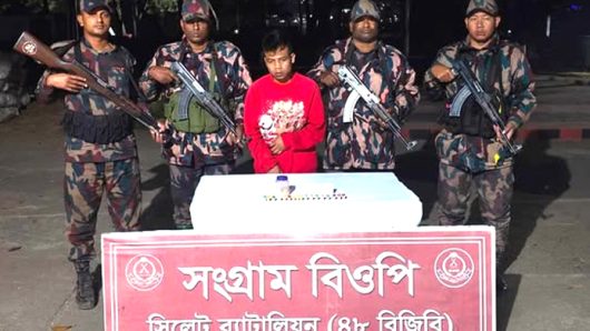 বাংলাদেশে অনুপ্রবেশের দায়ে ভারতীয় নাগরিক আ ট ক