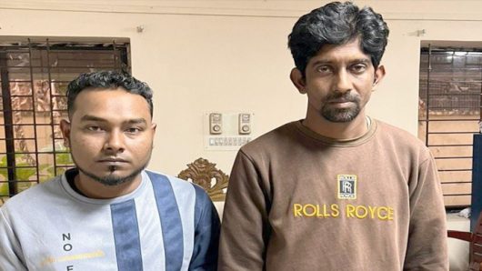 কালিঘাটে ডি বি র জালে দুই শি লং তী র জু য়া ড়ি