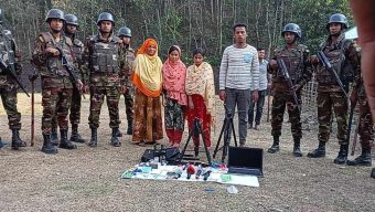 সিলেটে সেনাবাহিনীর অভিযানে নারীসহ আটক ৪ : ভুয়া প্রেসকার্ডের মালিক পলাতক