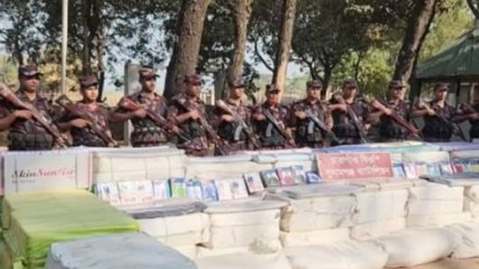সুনামগঞ্জের সীমান্তে বিপুল পরিমাণ ভা র তী য় পন্য জব্দ করেছে বি জি বি