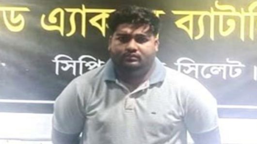 জৈন্তাপুরে বিদেশী ম দ স হ গ্রে ফ তা র ১ জন