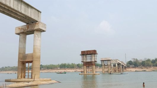 থমকে আছে স্বপ্নের সেতুর কাজ