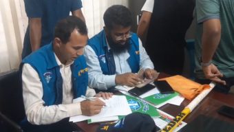 সিলেট বিআরটিএ অফিসে দুদকের অভিযান : মোবাইল ফোন ও ব্ল্যাংক চেক জব্দ