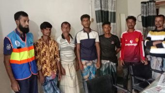 ছাতকে নৌপথে যৌথ বাহিনীর অভিযান: ৯টি বালুবোঝাই নৌকা জব্দ, আটক ৭