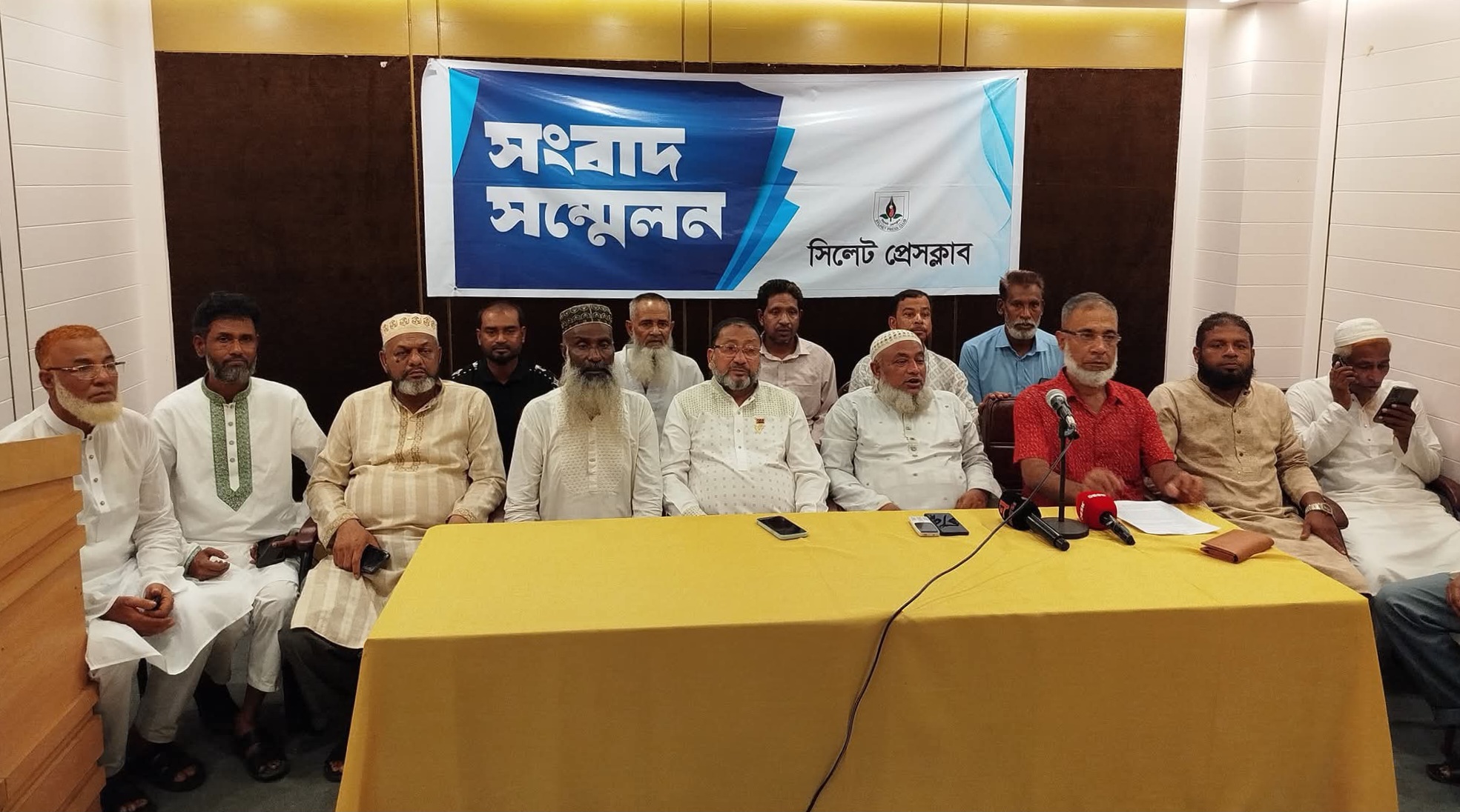 মঙ্গলবার সকাল থেকে সিলেটে পরিবহন মালিক শ্রমিকদের অনির্দিষ্টকালের কর্মবিরতি