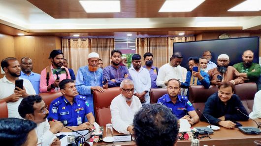 সিলেটে পরিবহন ধর্মঘট স্থগিত : বিভাগীয় কমিশনারের হস্তক্ষেপে স্বস্তিতে জনজীবন