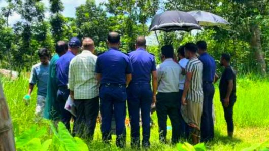 পিতৃত্বের প্রমাণে কবর খুঁড়ল আইন: দুই মাস পর উত্তোলন নবজাতকের লাশ