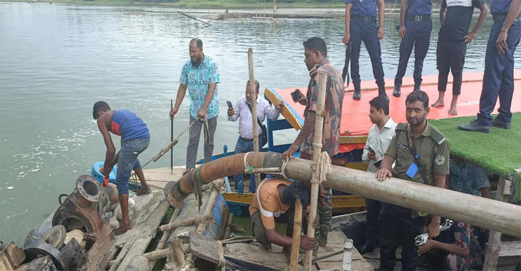 জাফলংয়ে অবৈধভাবে বালু উত্তোলন বন্ধে টাস্কফোর্সের অভিযান
