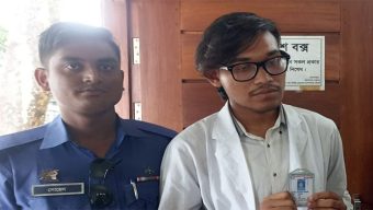হাসপাতালে ভু য়া ডাক্তার সেজে প্র তা র ণা, যুবক গ্রে প্তা র