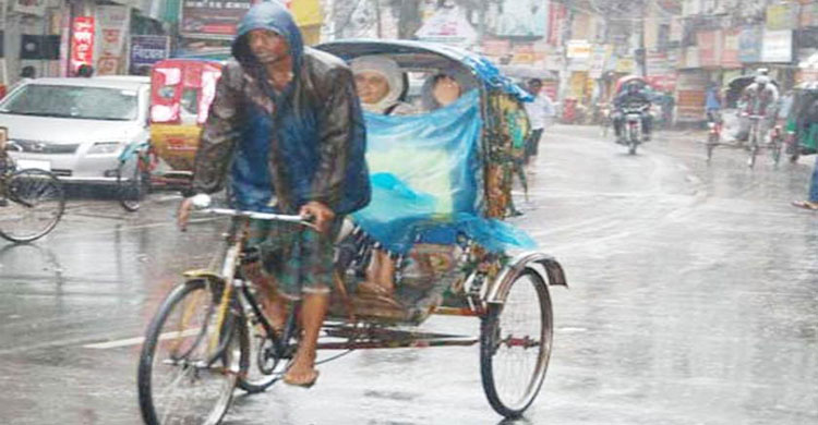 সিলেটে আষাঢ়ের টানা বৃষ্টি, দিনভর ভোগান্তি পোহাচ্ছে মানুষ