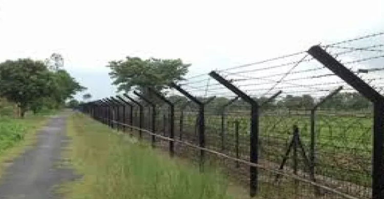 কুলাউড়া সী মা ন্তে ৩ বাংলাদেশীকে ধরে নিয়ে গেল বি এস এফ