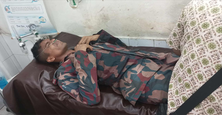 জৈন্তাপুরে চোরাইপন্যবাহী গাড়ীর ধাক্কায় বিজিবি সদস্য আহত