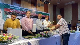 সাহসী সাংবাদিকতায় সম্মাননা পেলেন শ্যামল সিলেটের আজমল আলী