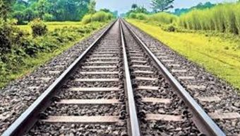 মাইজগাঁওয়ে ট্রেনে কাটা পড়ে যুবকের মৃ*ত্যু