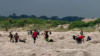 পাথরলুটের কমিশন পেতেন ডি সি-এস পি