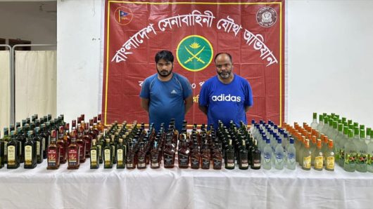 মাধবপুরে ২১৩ বোতল ম*দ জ*ব্দ, আ*টক ২