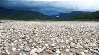 নিজ খরচে ফেরত দিলেন লুণ্ঠিত ২ লাখ ঘনফুট পাথর