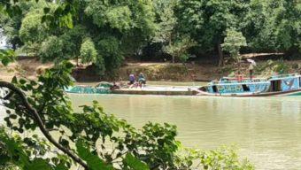 বালু লু*টের ফলে হু*মকিতে রাবার ড্যাম ও বসতি
