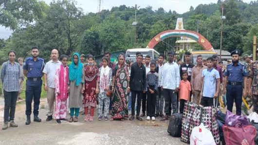তামাবিল ইমিগ্রেশনে নারী,শিশুসহ ২২ বাংলাদশীকে ফেরত দিয়েছে বিএসএফ