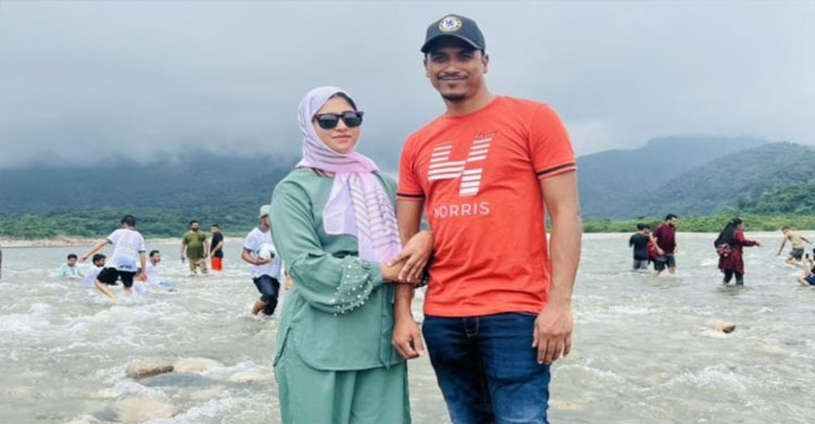 সাদা পাথর লুটের বিরুদ্ধে আওয়াজ তুললেন ক্রিকেটার রুবেল