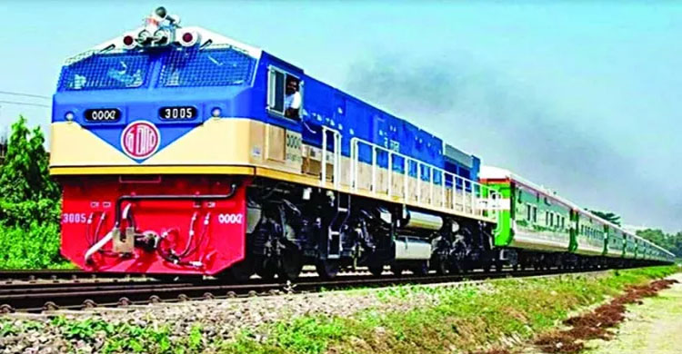 কুলাউড়ায় স্টেশন মাস্টারের দুর্ব্যবহারে যাত্রীদের বি ক্ষো ভ