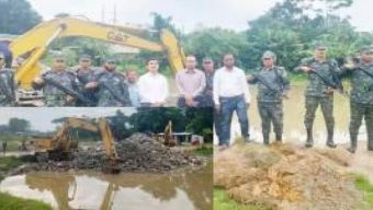 এবার ডোবা থেকে দেড় লাখ ঘনফুট পাথর উদ্ধার