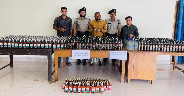 কোম্পানীগঞ্জে ৮০০ বোতল ম*দসহ আ*টক ১