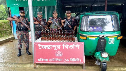 জৈন্তাপুরে প্রায় ৮ লক্ষ টাকার চো*রাই পণ্য জ*ব্দ