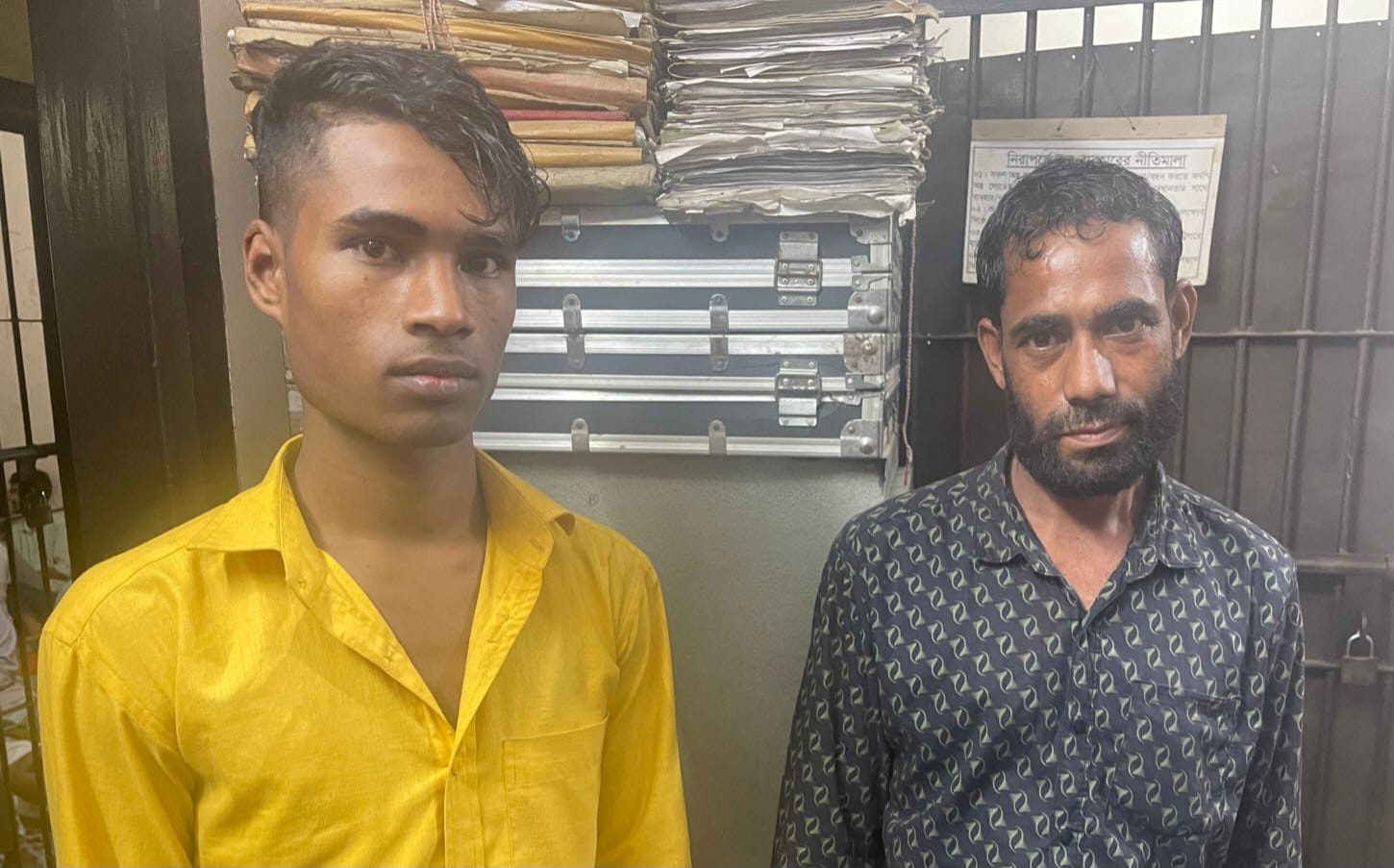 এয়ারপোর্ট থানার চেকপোস্টে বালিবোঝাই ট্রাক থেকে জিরা উদ্ধার, আটক ২