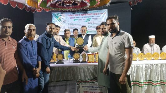 ধূপাগোলে শর্টপিচ নাইট ক্রিকেট টুর্নামেন্টের ফাইনাল সম্পন্ন