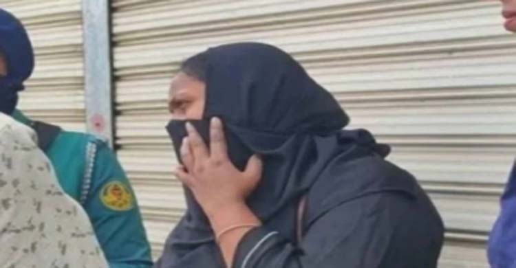 খুলনায় মহাসড়কে বাসে অ ভি যা ন, অ*স্ত্রসহ নারী আ ট ক