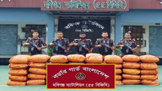 সী*মান্তে ৬৬ লক্ষ টাকার শাড়ি, জিরা ও গরু জ*ব্দ