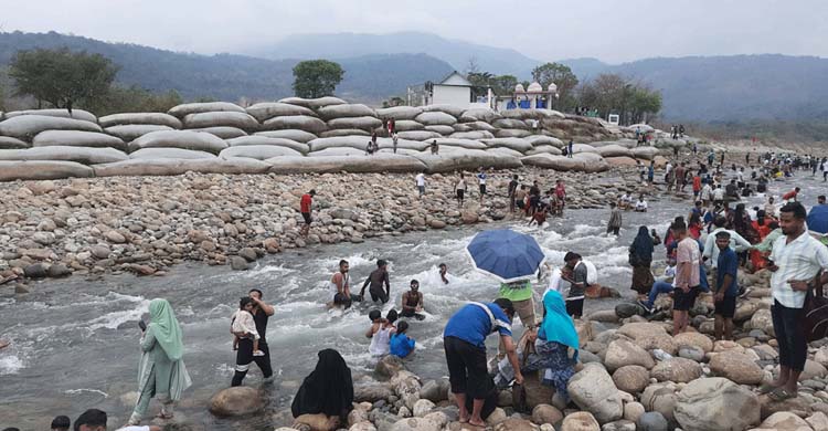 জাফলংয়ে অসুস্থ হয়ে ঝালমুড়ি বিক্রেতার মৃত্যু