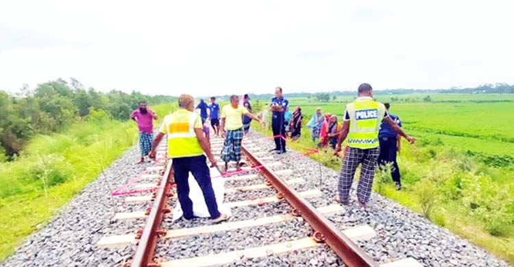 কমলগঞ্জে ট্রেন থেকে পড়ে প্রা ণ গেল যুবকের