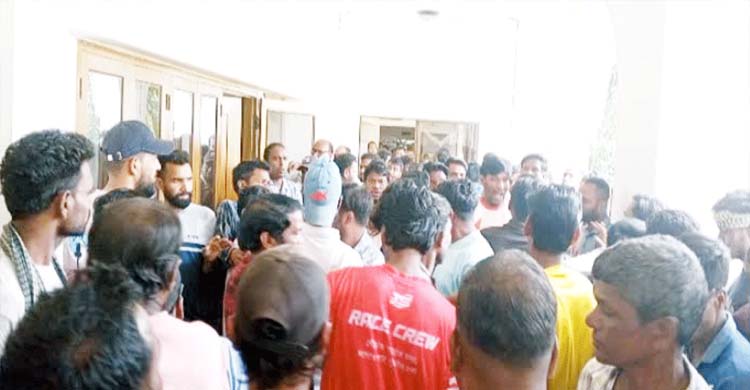 কমলগঞ্জে ভূল চিকিৎসায় শিক্ষার্থীর মৃ*ত্যু, হাসপাতালে উ ত্তে জ না