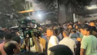 ঢামেকে ডাক্তারদের সঙ্গে শিক্ষার্থীদের সংঘর্ষ, জরুরি সেবা বন্ধ