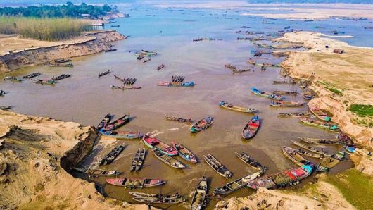 জাদুকাটায় নদীর তীর কেটে বালু চুরি, ৮ জনের নামে মামলা