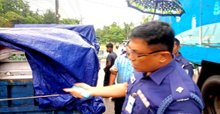 জৈন্তাপুরে ১০৫০ কেজি ভা’রতীয় চা-পাতাসহ আ’টক ১