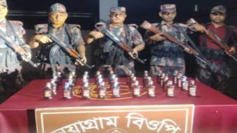 বিয়ানীবাজার বিজিবি দেখে ম দে র চালান ফেলে পালাল চোরাকারবারীরা