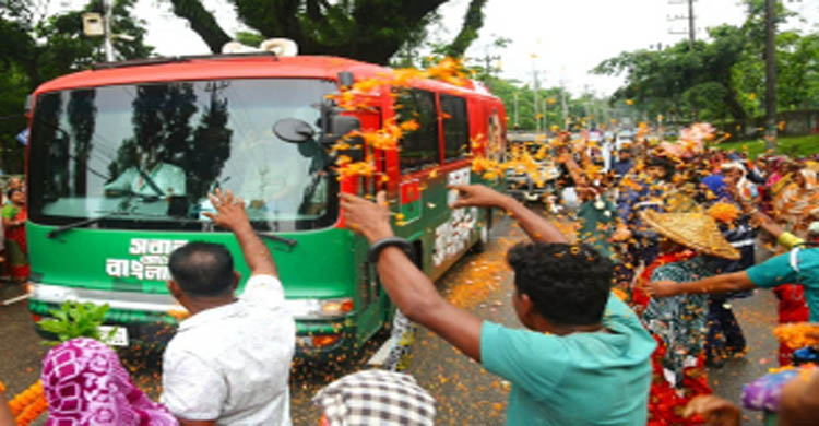 প্রধানমন্ত্রীকে স্বাগত জানালো সিলেটবাসী