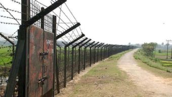 সীমান্তে বি এস এফে র গু লি, আ হ ত দুই বাংলাদেশি