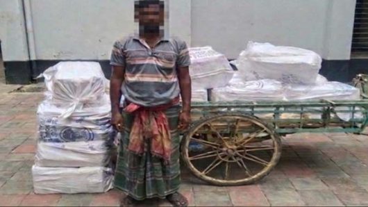 সিলেটে চকোলেট নিয়ে ধরা পড়লেন দেলোয়ার
