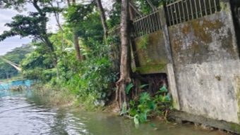 গোয়াইনঘাটে নদীগর্ভে বি*লীনের  পথে জেলা পরিষদ ডাকবাংলো