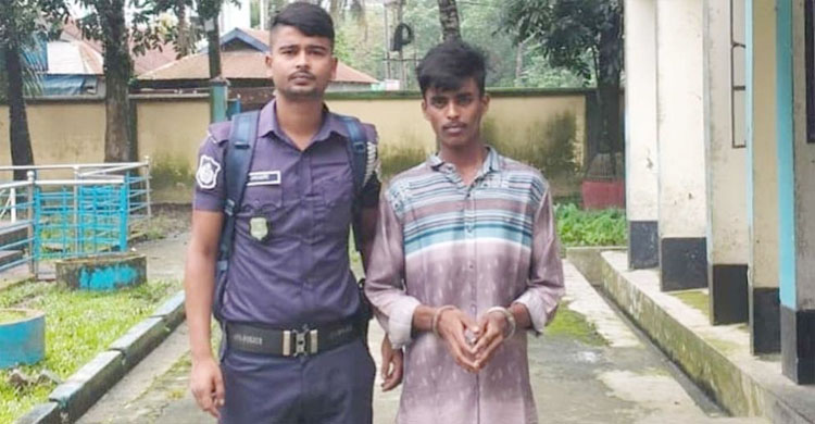 হাঁস খুঁজতে গিয়ে ধ র্ষ ণে র শি*কা*র স্কুলছাত্রী, ভিডিও ধারণ