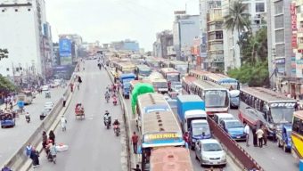 শিক্ষামন্ত্রীর পদত্যাগের দাবিতে মহাসড়ক অবরোধ