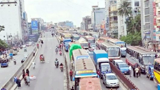শিক্ষামন্ত্রীর পদত্যাগের দাবিতে মহাসড়ক অবরোধ