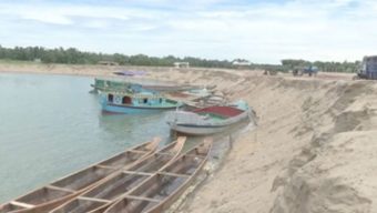 বাহুবলে ট্রাকসহ কোটি টাকার ভারতীয় জিরা জ ব্দ ৫ চোরাকারবারি আটক