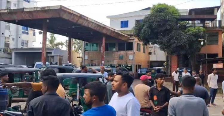 সিলেটে গ্যাস সংকটের প্রতিবাদে মহাসড়ক অবরোধ