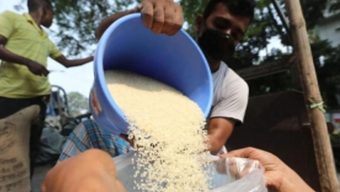 ১৫ টাকায় ৩০ কেজি করে চাল পাচ্ছেন ৫৫ লাখ পরিবার